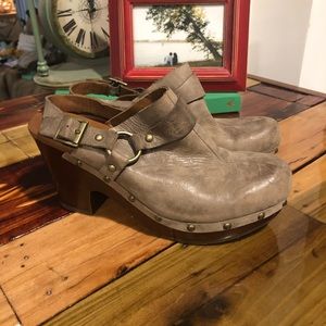 Kirk’s Leather Clogs with Wooden Heel